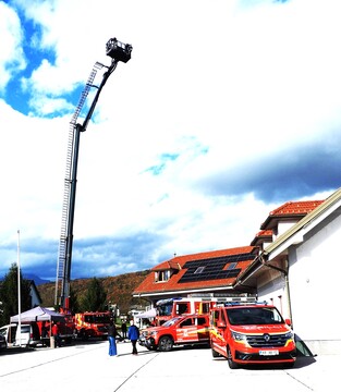 Na ogled je bila tudi požarna lestev cerkljanskih gasilcev